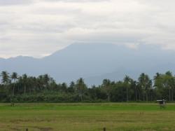 Zewszd widoczny, wygasy wulkan Kinabalu